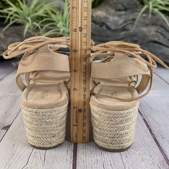 MICHAEL KORS Sofia Lace-Up Mid-Wedge Sandals - Picture 5 of 11